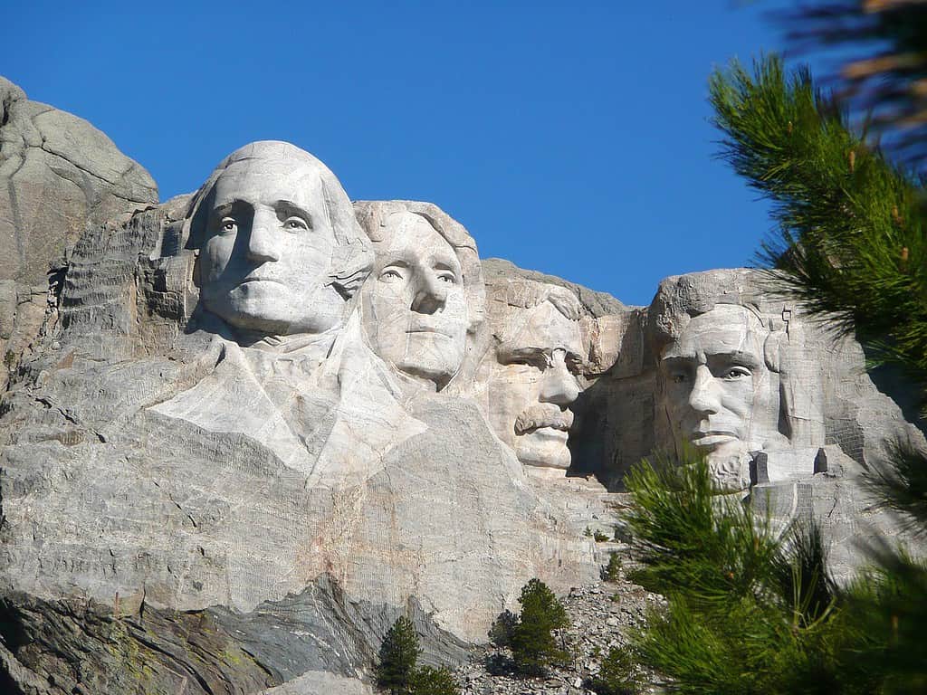 tourist sightseeing in South Dakota