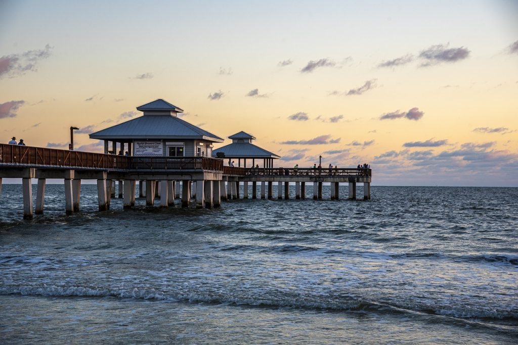 tourist sightseeing in Florida